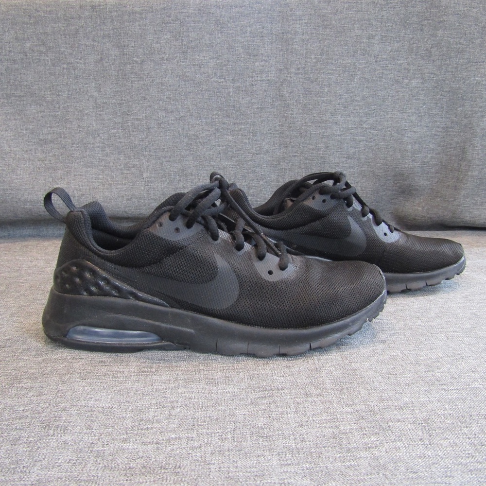 Nike Kids Air Max Motion Running Shoe size 4.5